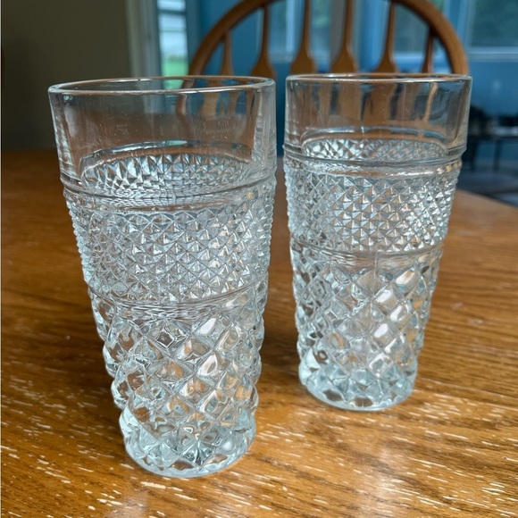 2 Vintage Anchor Hocking Wexford Tumblers. Diamond pattern 5.5 inches Clear Glas - Picture 1 of 2